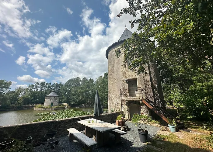 Chateau De La Preuille *